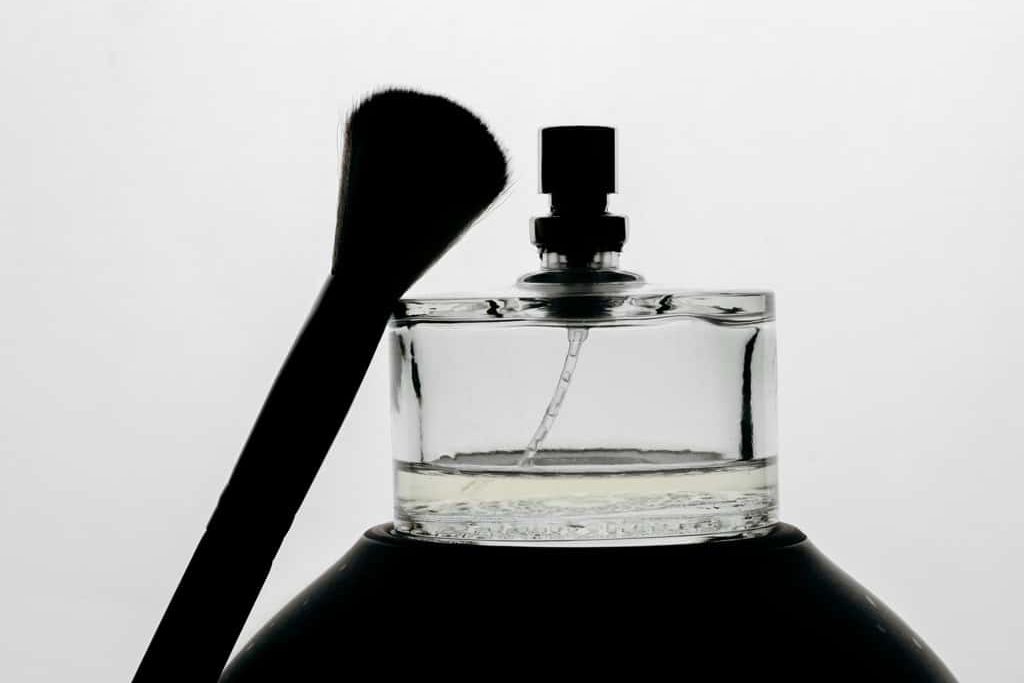 Scent marketing in healthcare: ambient diffuser in a dental clinic waiting room, by Scent Swirl